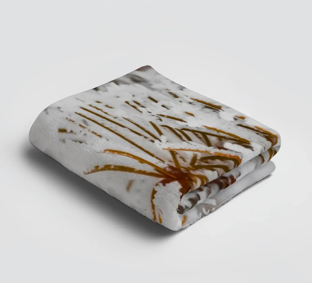 Design con rami di abete innevati asciugamano da bagno da Whole©