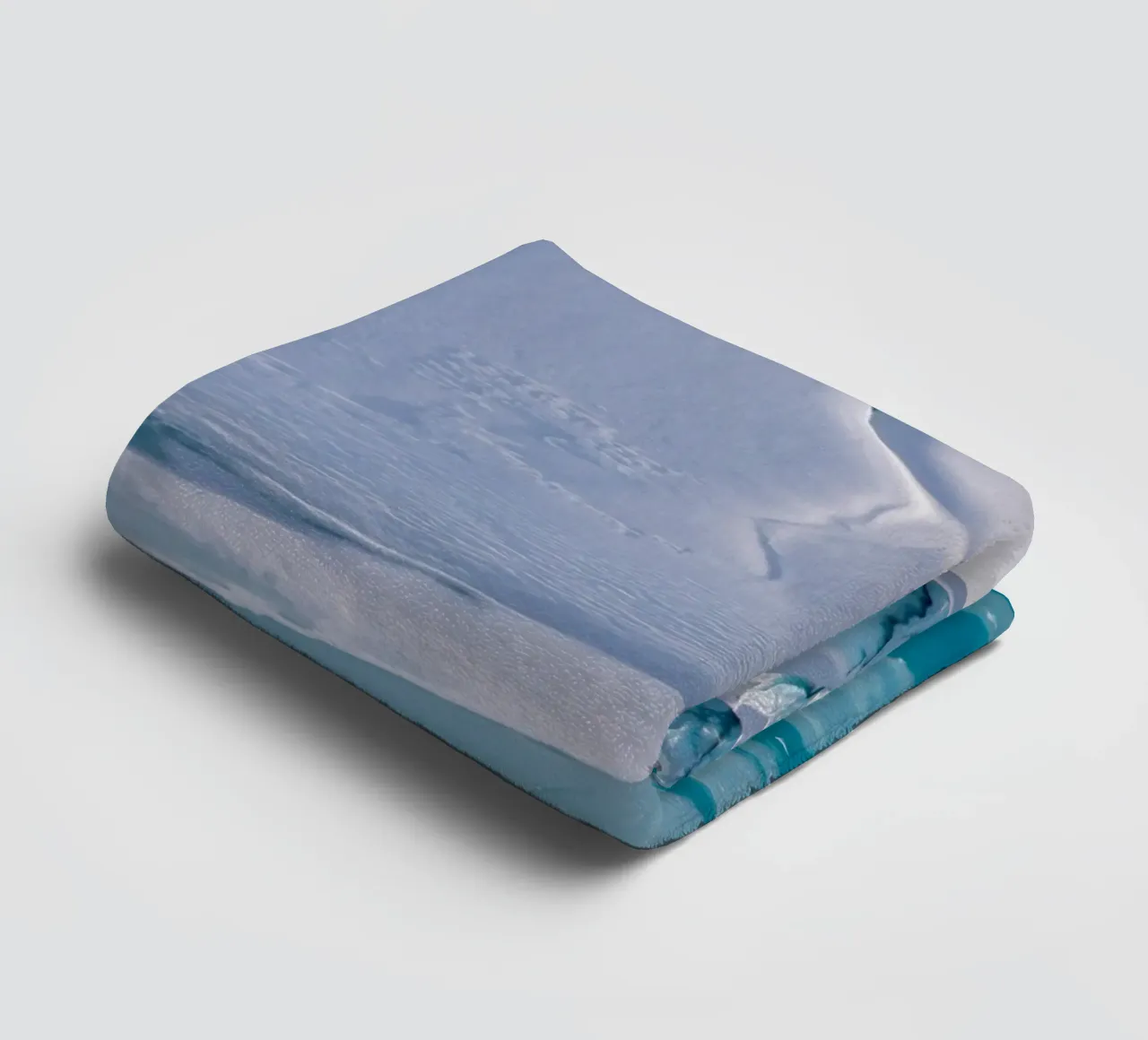 Gletsjerlandschap met ijsdetails badhanddoek van Whole©