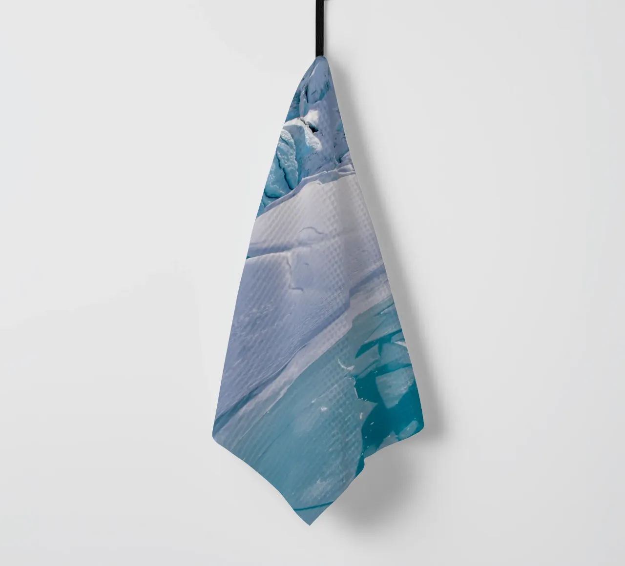 Gletsjerlandschap met ijsdetails theedoek van Whole©