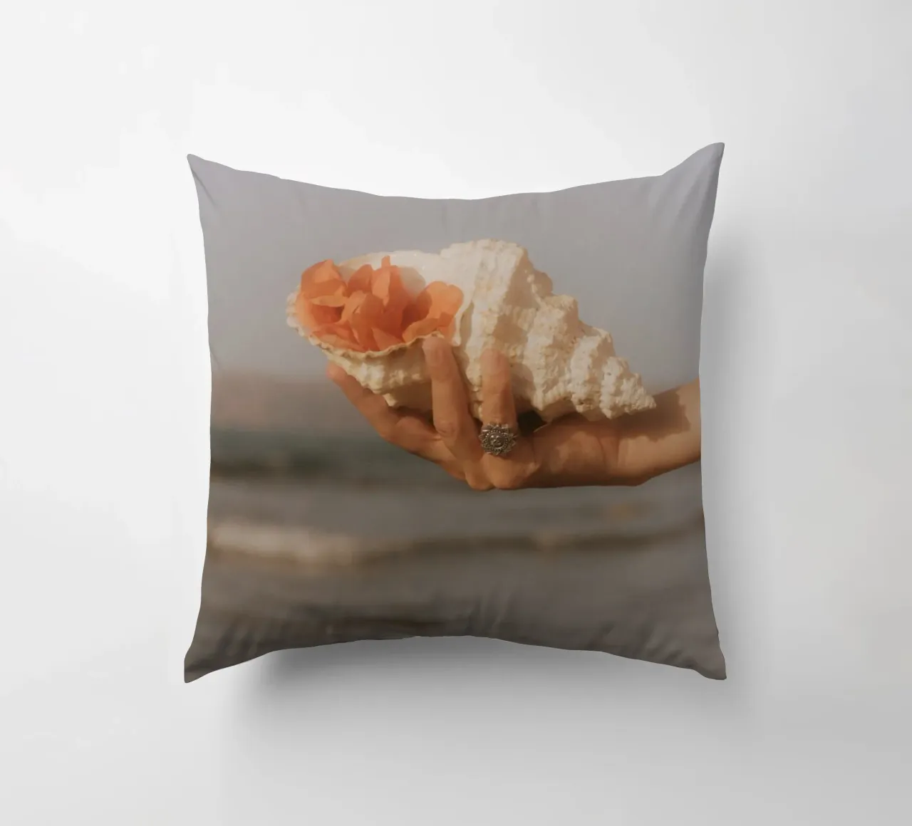 Shell in Bloom cuscino da dharmanadia