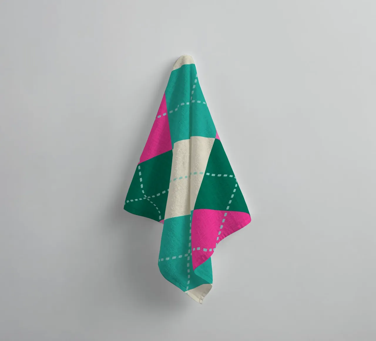 Retro Weihnachten gestrickt Argyle - Rosa Teal Rot Grün Handtuch von Dominique Vari Abstract