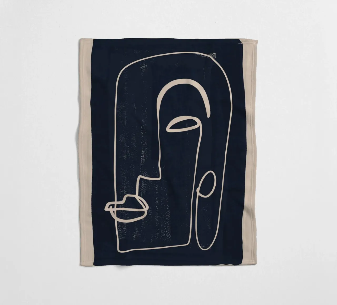Abstraktes Gesicht 22 Fleecedecke von ThingDesign