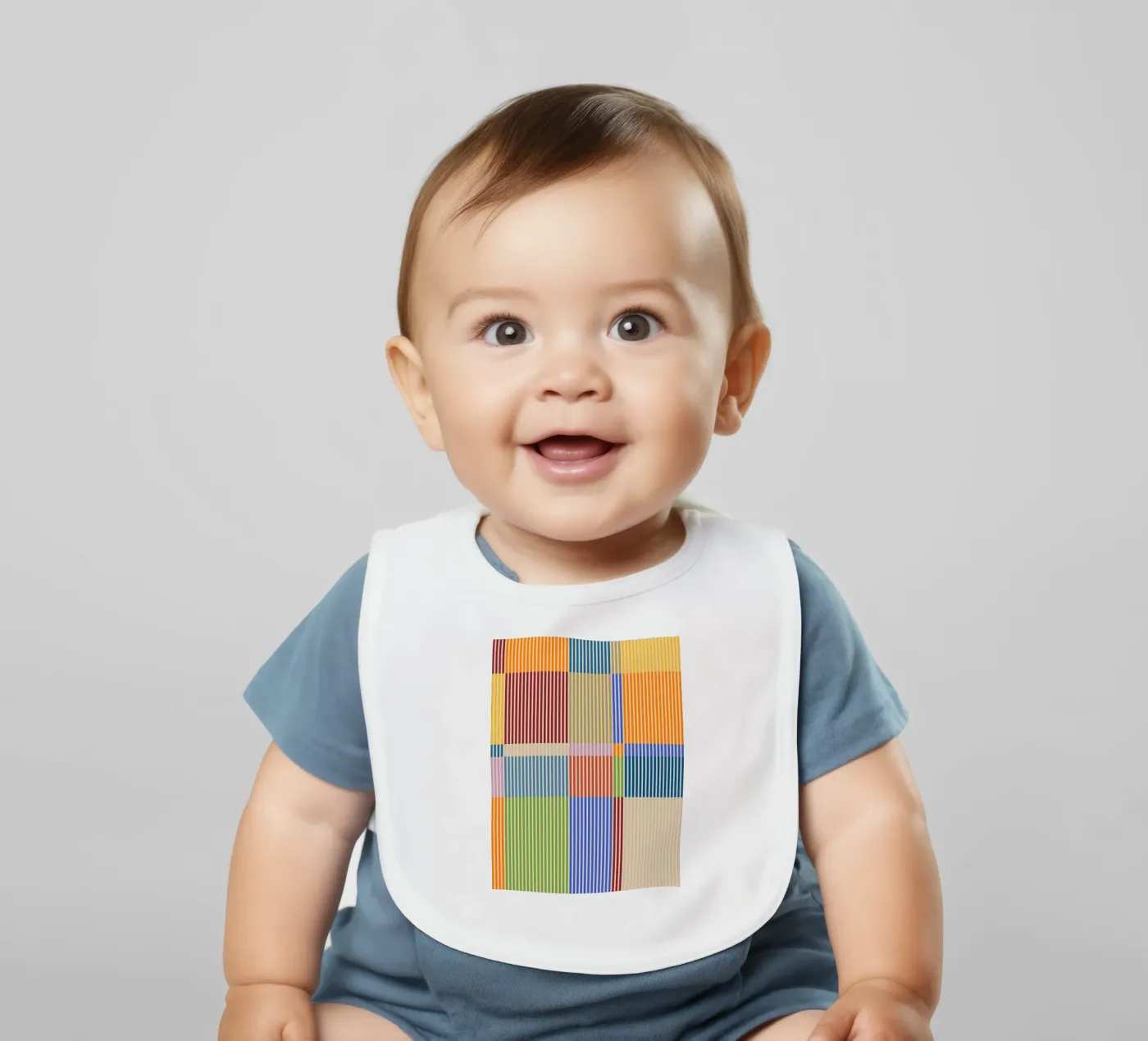 Buntes lineares Bauhaus Patchwork Linien Muster 1 Babylätzchen von Dominique Vari Abstract