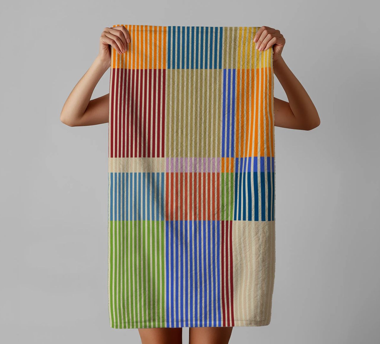 Linee colorate e lineari Bauhaus Patchwork Modello 1 asciugamano da bagno da Dominique Vari Abstract