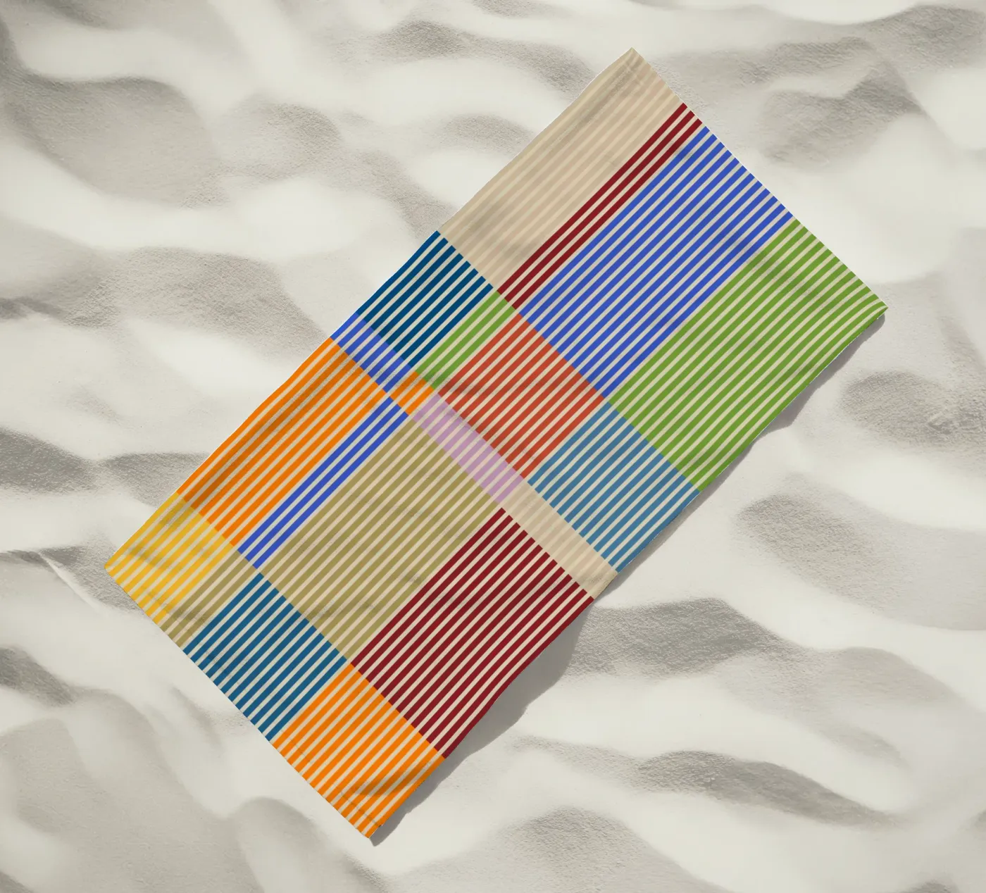 Colourful linear Bauhaus Patchwork lines Pattern 1 telo mare da Dominique Vari Abstract