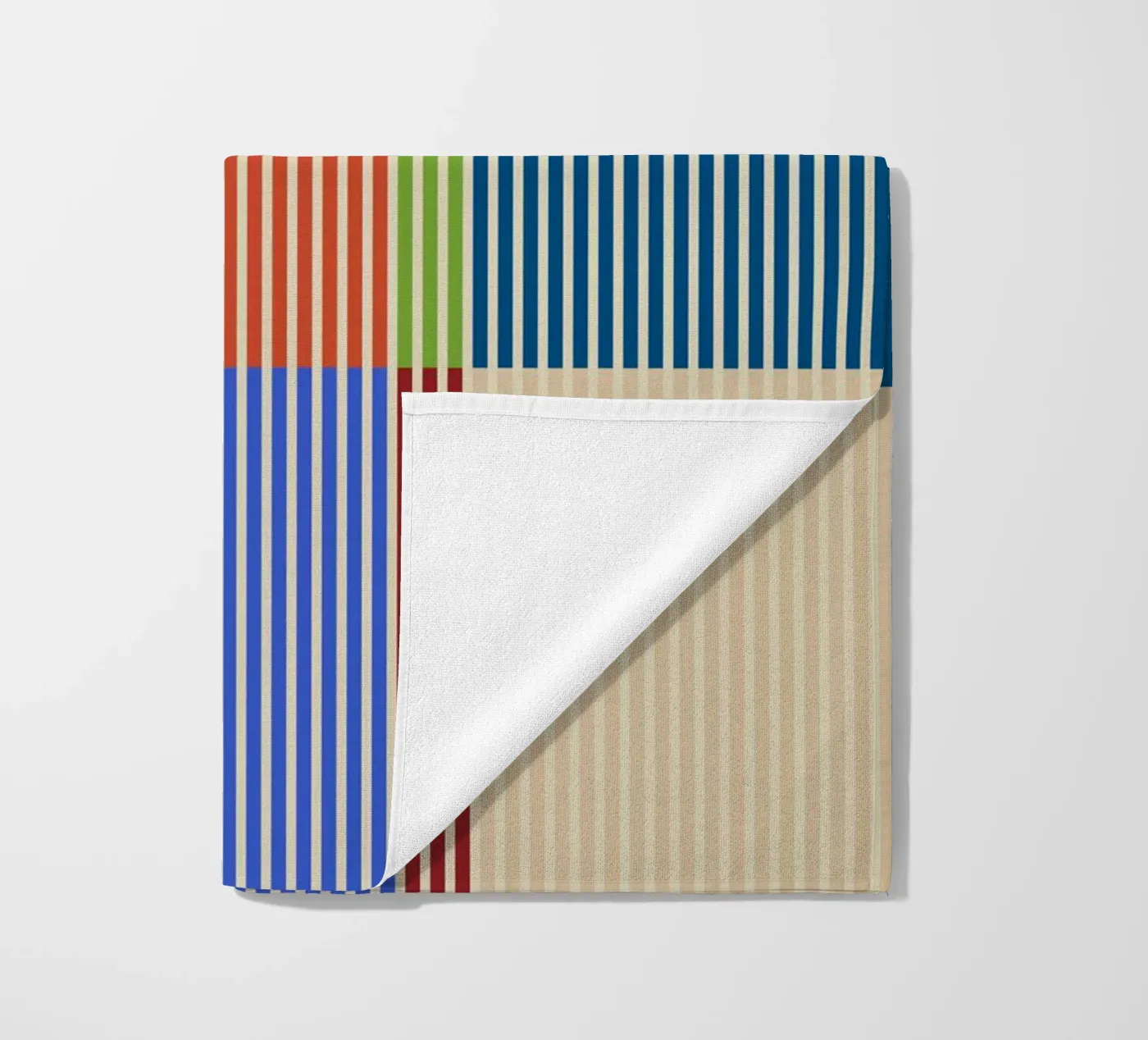 Colourful linear Bauhaus Patchwork lines Pattern 1 telo mare da Dominique Vari Abstract