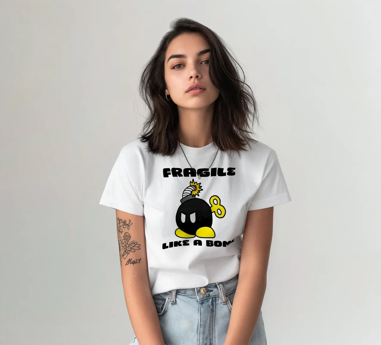Fragile come una bomba t-shirt da Loobs