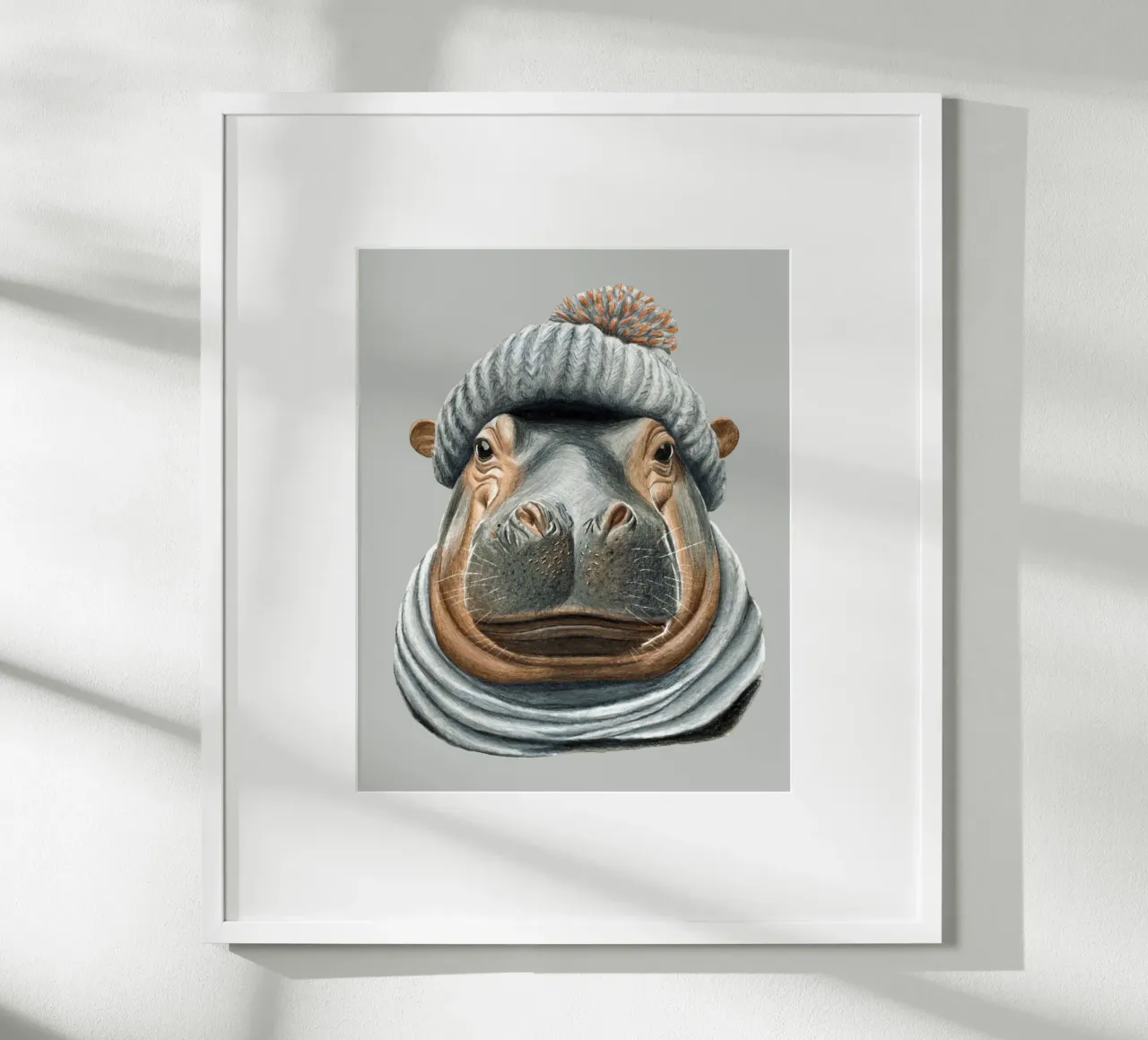 Ippopotamo con cappello a pompon poster con telaio in plastica da Graphit und Farbe