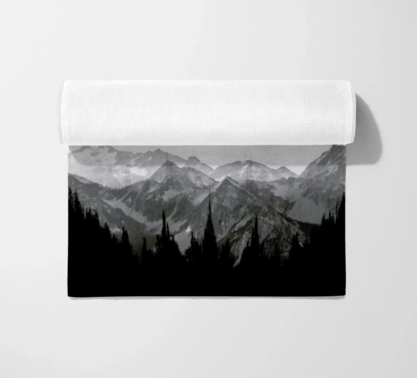 Brush Mountains strandhanddoek van The Wall Shop