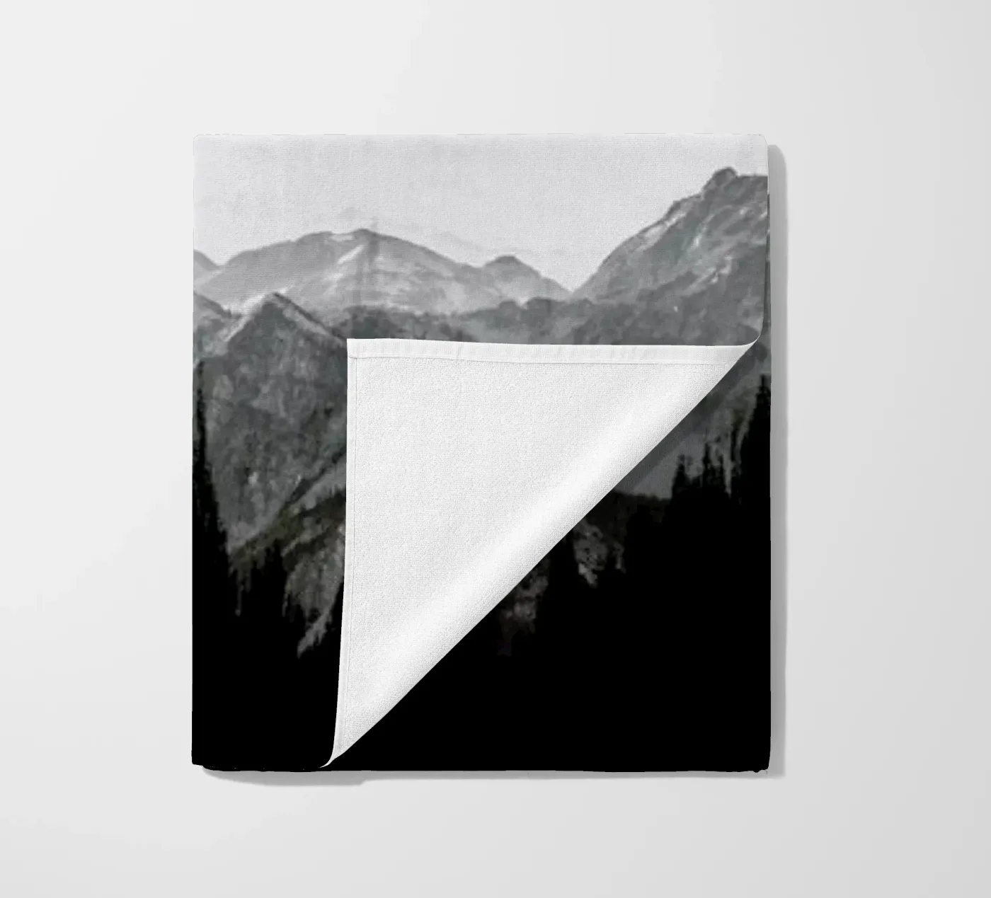 Brush Mountains strandhanddoek van The Wall Shop