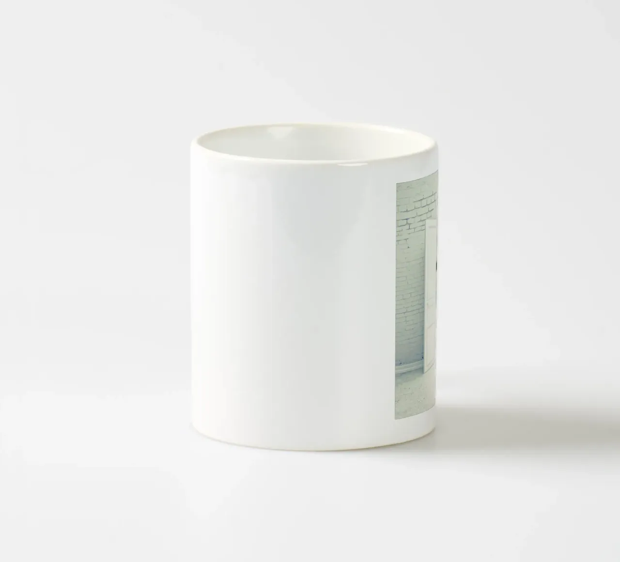End Of Earth tazza in ceramica da Eugene Soloviev