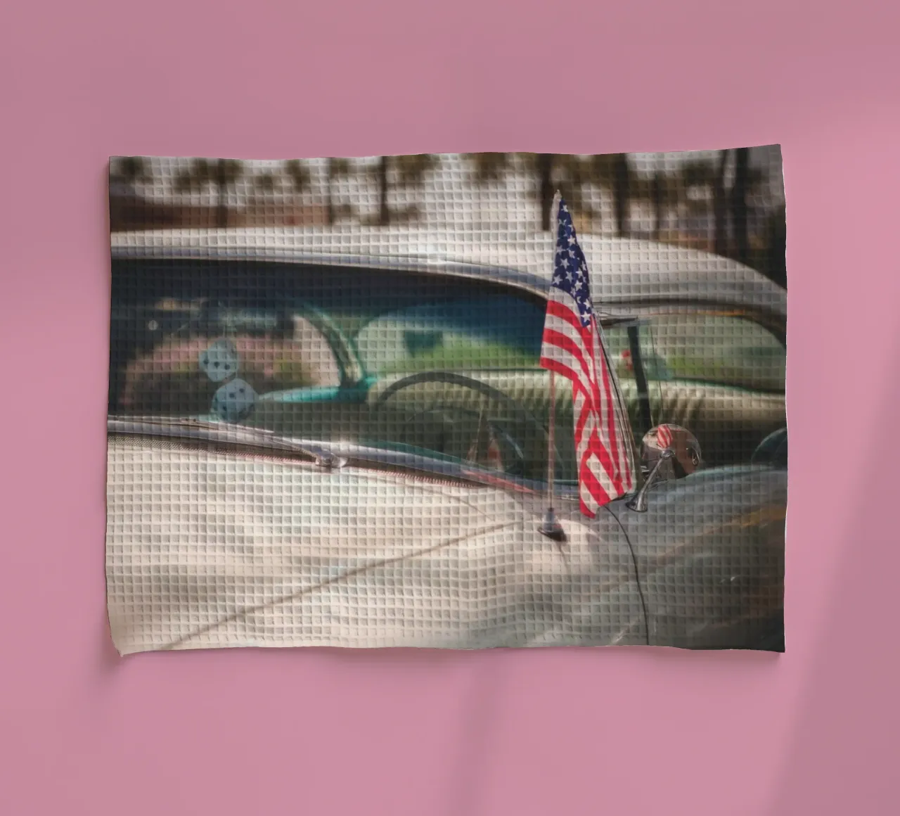 Auto con bandiera a stelle e strisce canovaccio da cucina da Dave Hare Photography