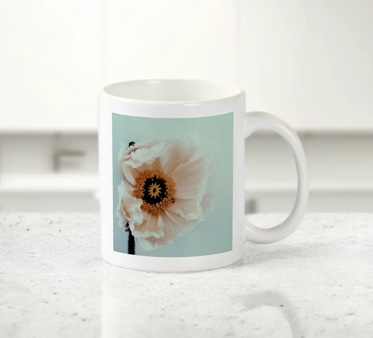 Bloom tazza in ceramica da Morgan Kendall