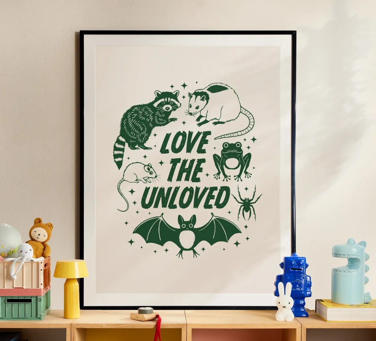Amar a los no amados poster con marco de plástico de cafelab