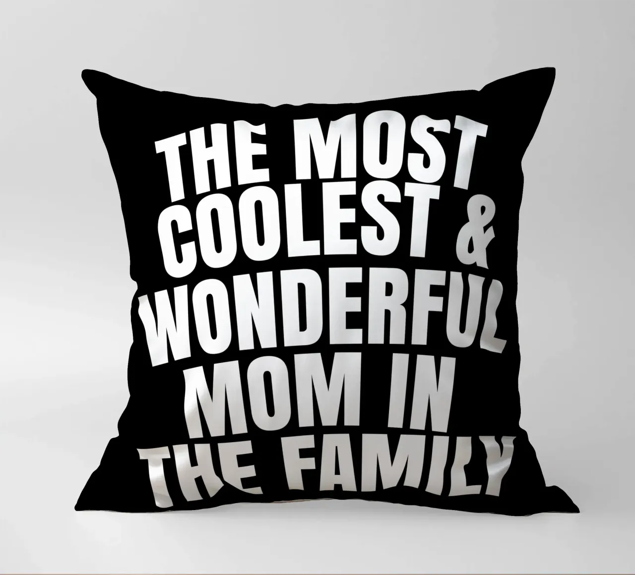 The most coolest and wonderful mom in the family cuscino da happieeagle
