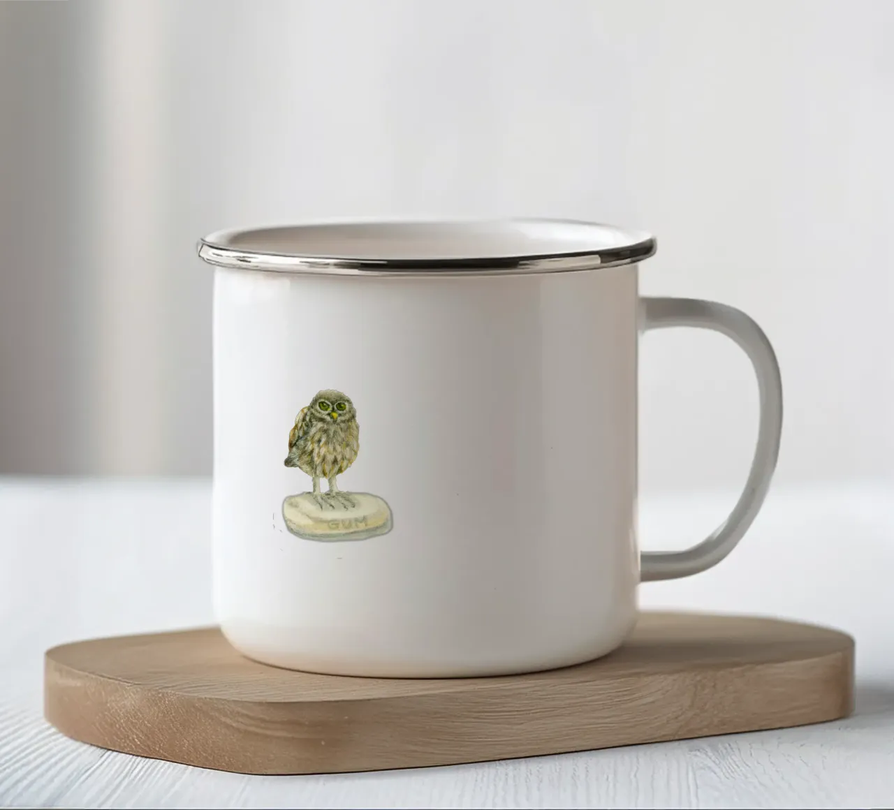 Illustrazione di un piccolo gufo: Arte ad acquerello su gomma tazza in smalto da Studio Patruschka
