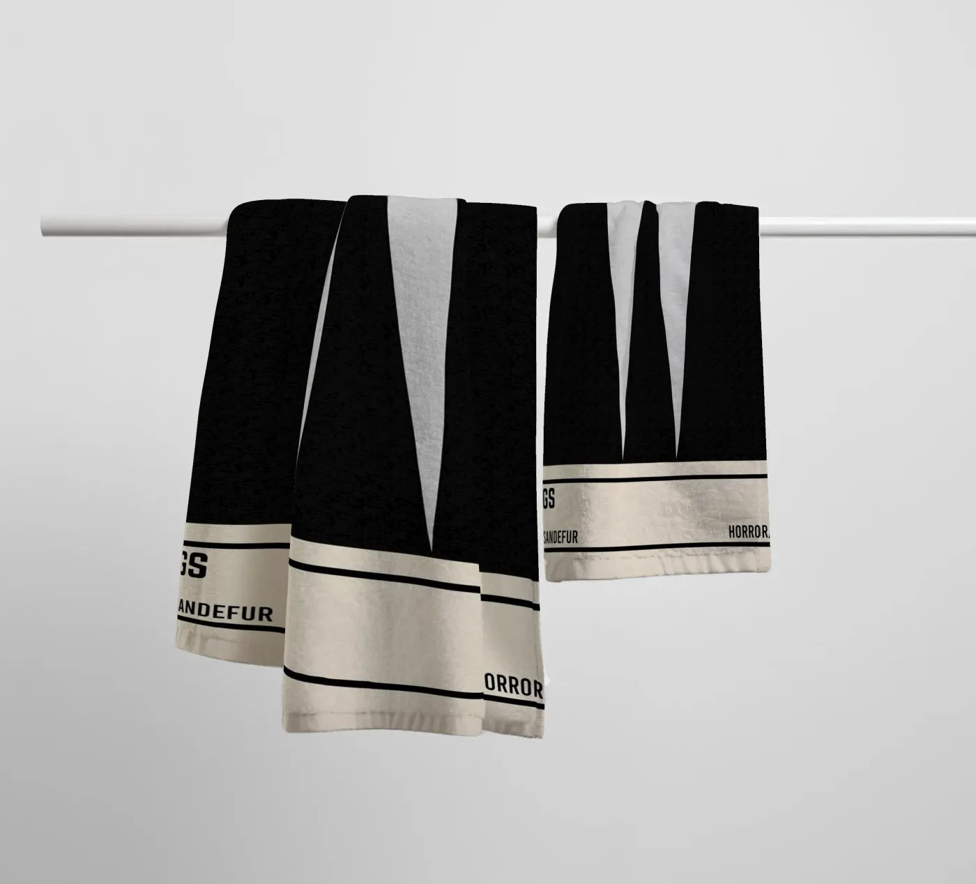 Fangs badhanddoek van TheArtstudio