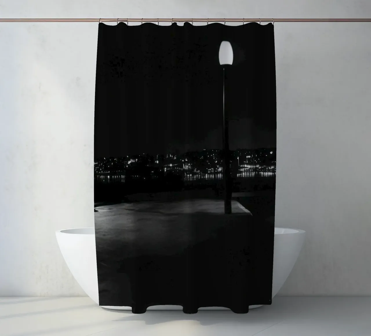 Notte tranquilla in riva al mare tenda da doccia da Black & White