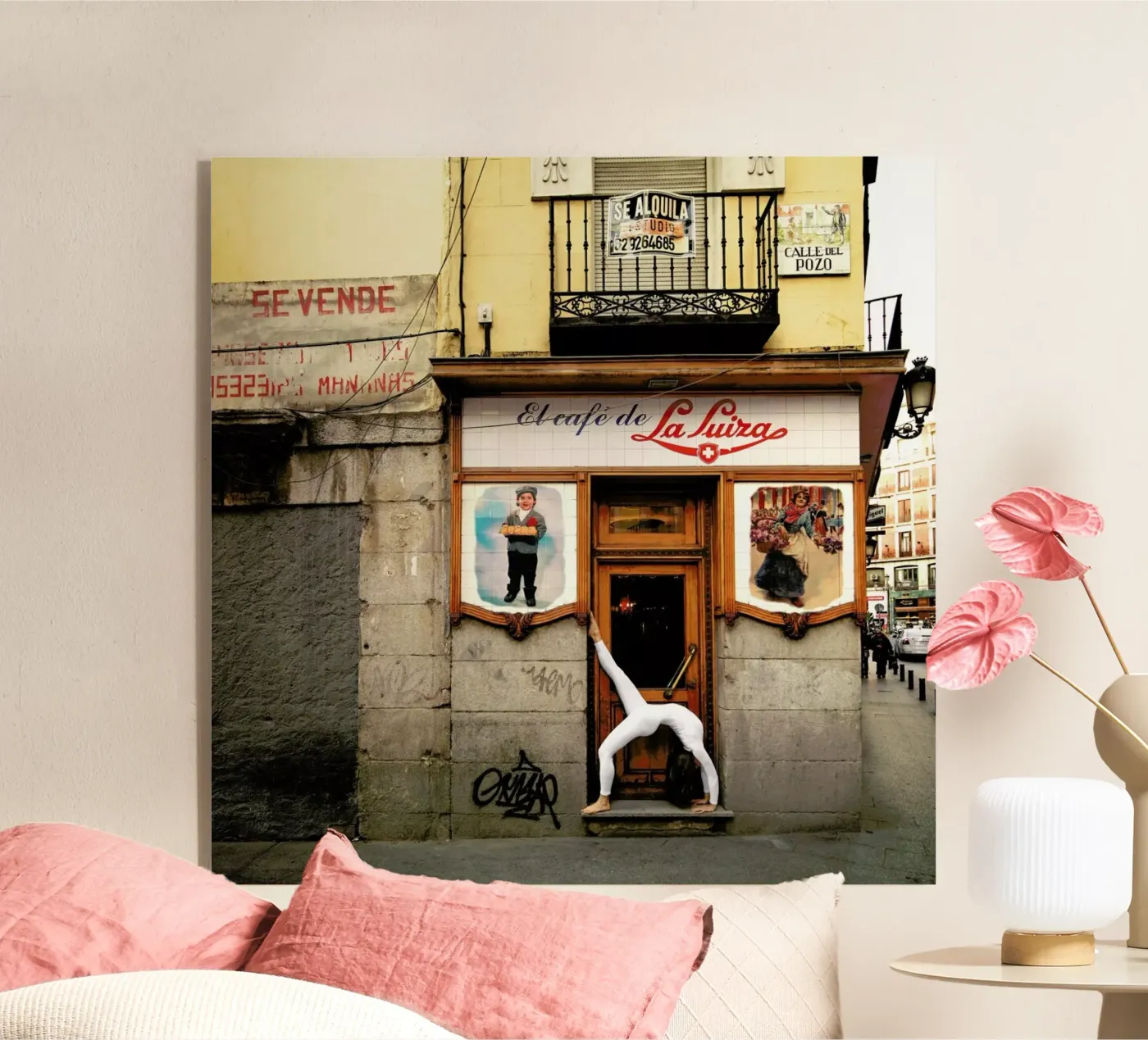 Madrid #10 Acryl-Glas von The Urban Yoga