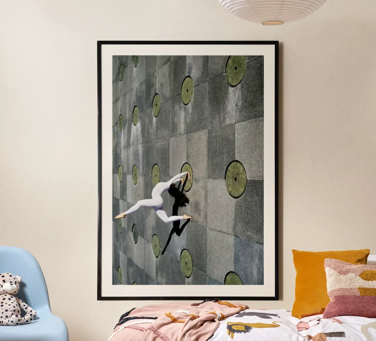 Paris #2 poster con telaio in alluminio da The Urban Yoga