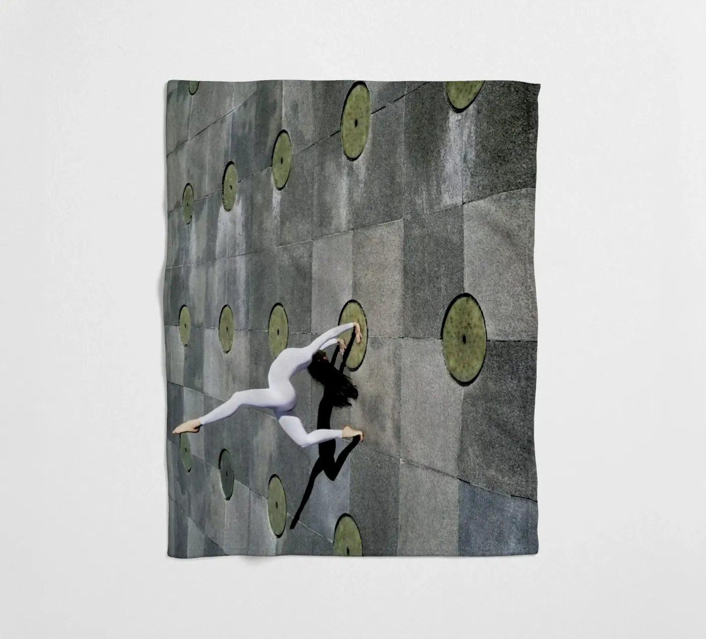 Paris #2 Fleecedecke von The Urban Yoga