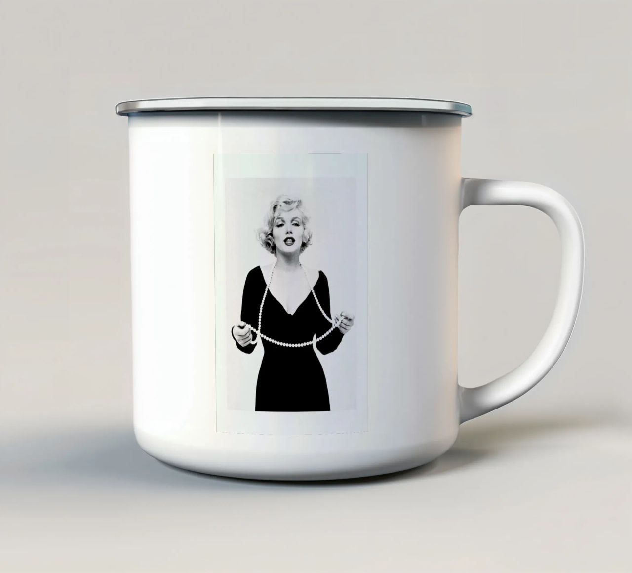 Marilyn Monroe tazza in smalto da Gallery Print and Art Limited