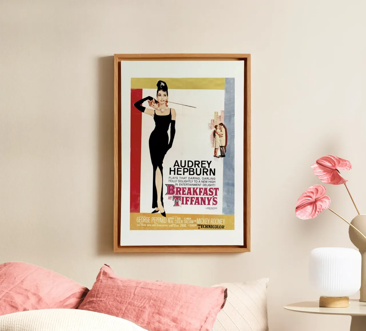 Audrey Hepburn, Breakfast at Tiffany's, 1961 tela con Cornice a cassetta da Gallery Print and Art Limited