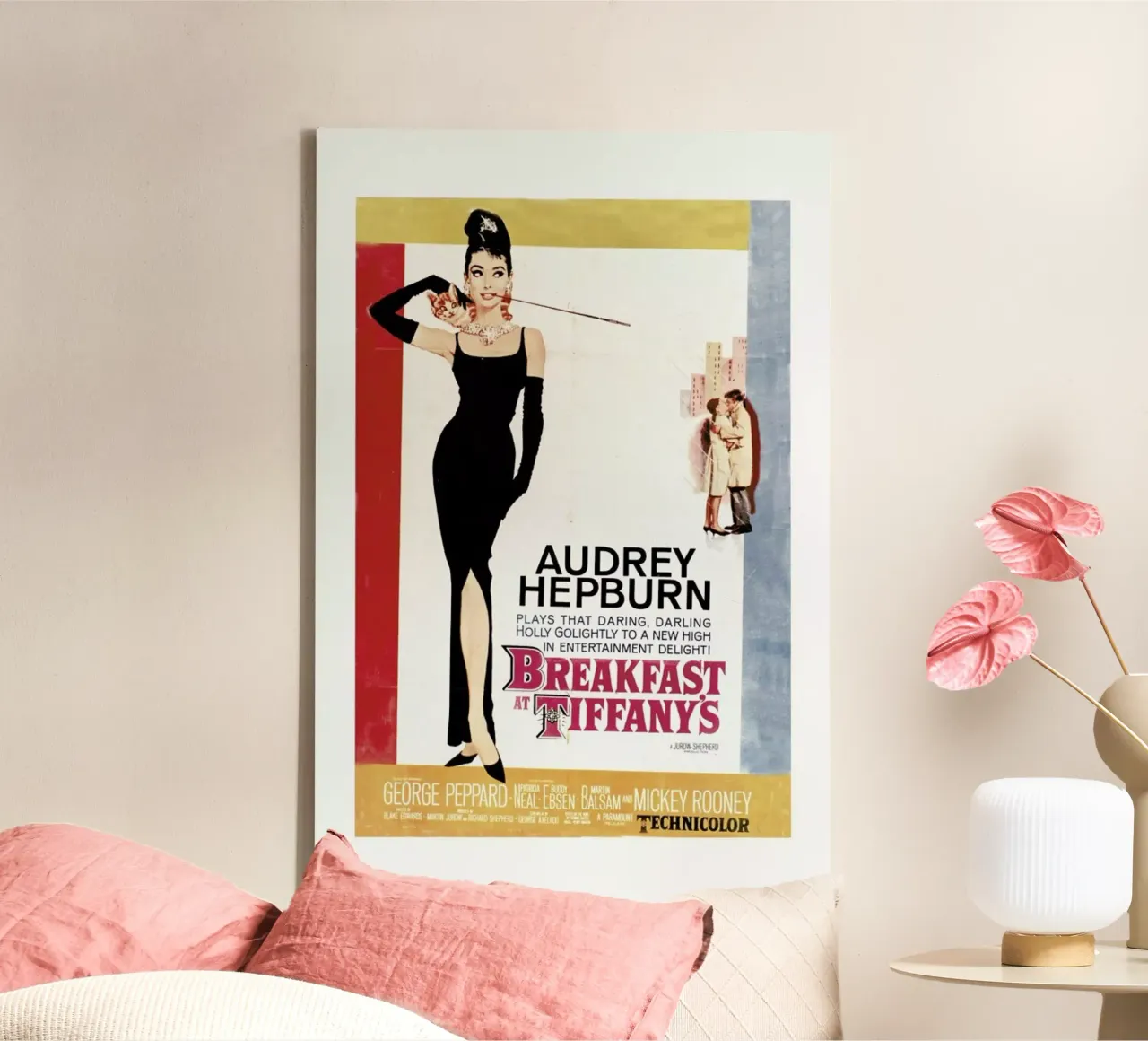 Audrey Hepburn, Breakfast at Tiffany's, 1961 tela con Cornice a cassetta da Gallery Print and Art Limited