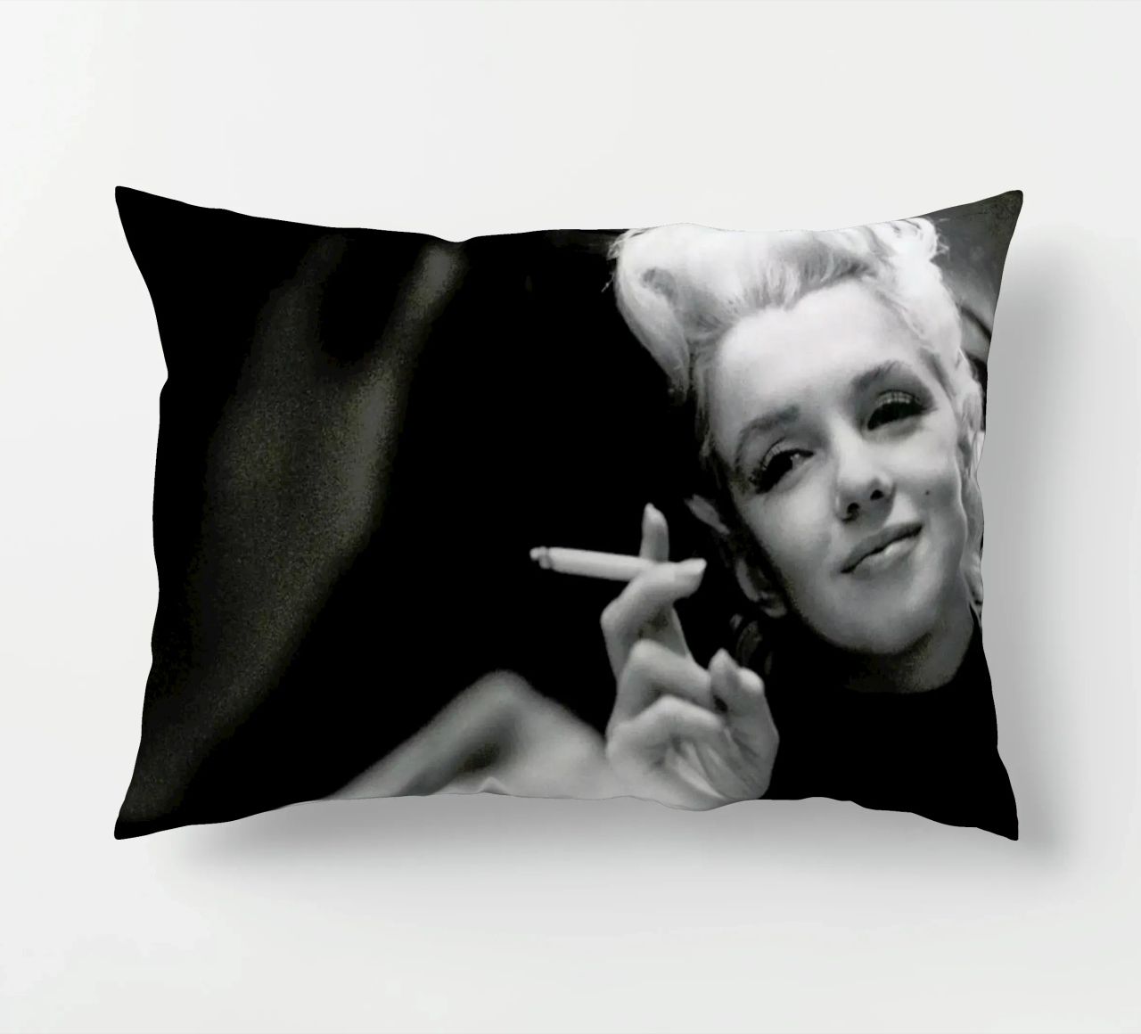 Marilyn Monroe in New York, 1955 cuscino da Gallery Print and Art Limited