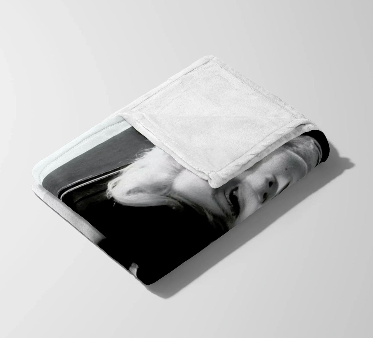 Marilyn Monroe in New York, 1955 coperta in pile da Gallery Print and Art Limited