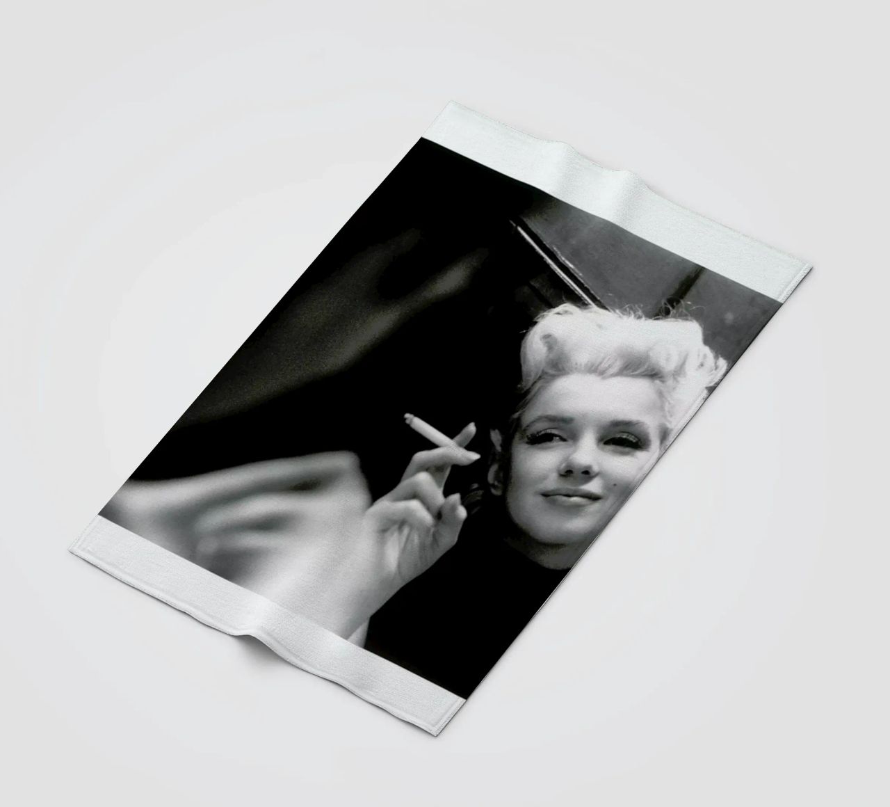Marilyn Monroe in New York, 1955 coperta in pile da Gallery Print and Art Limited