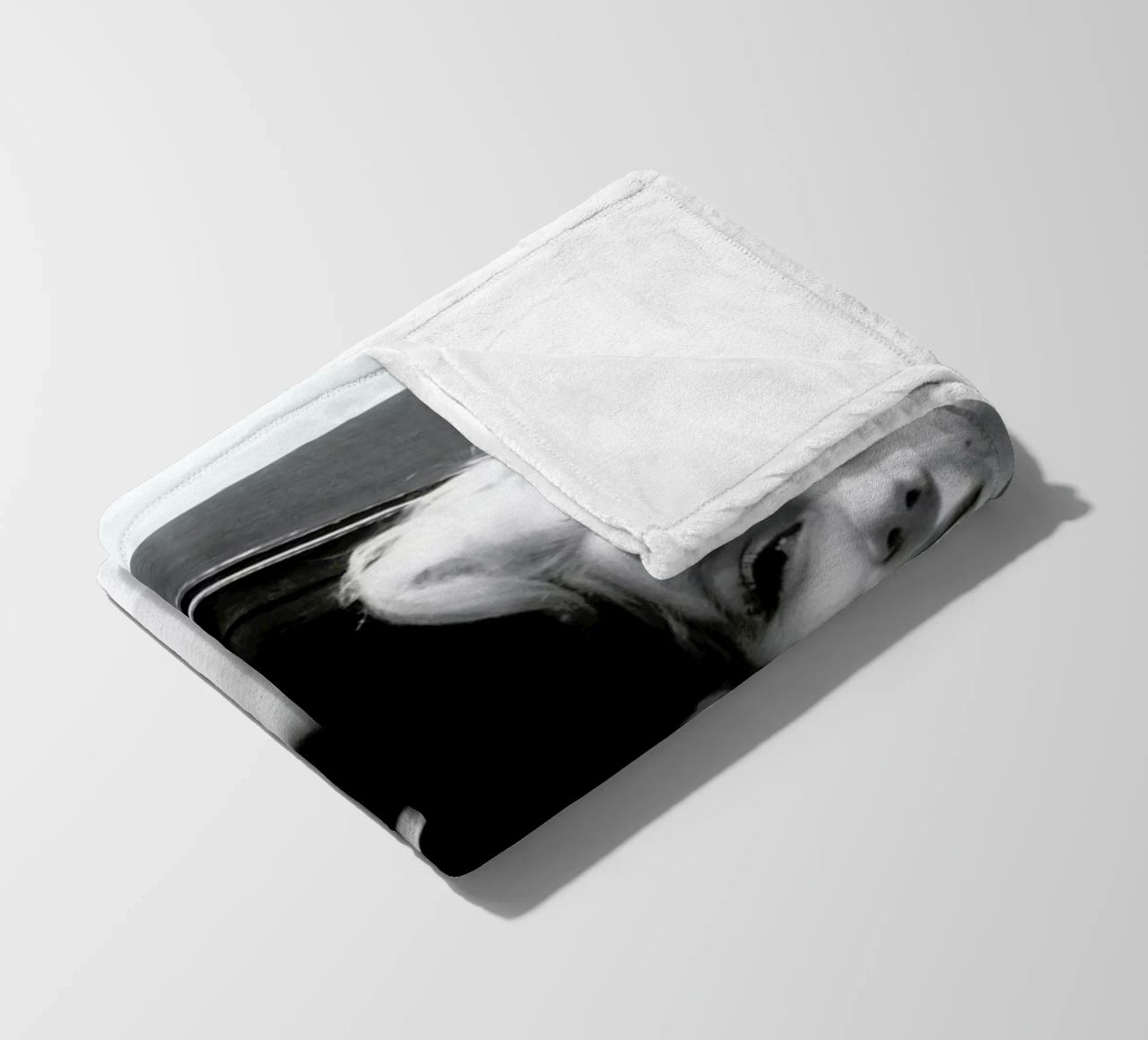 Marilyn Monroe in New York, 1955 coperta in pile da Gallery Print and Art Limited
