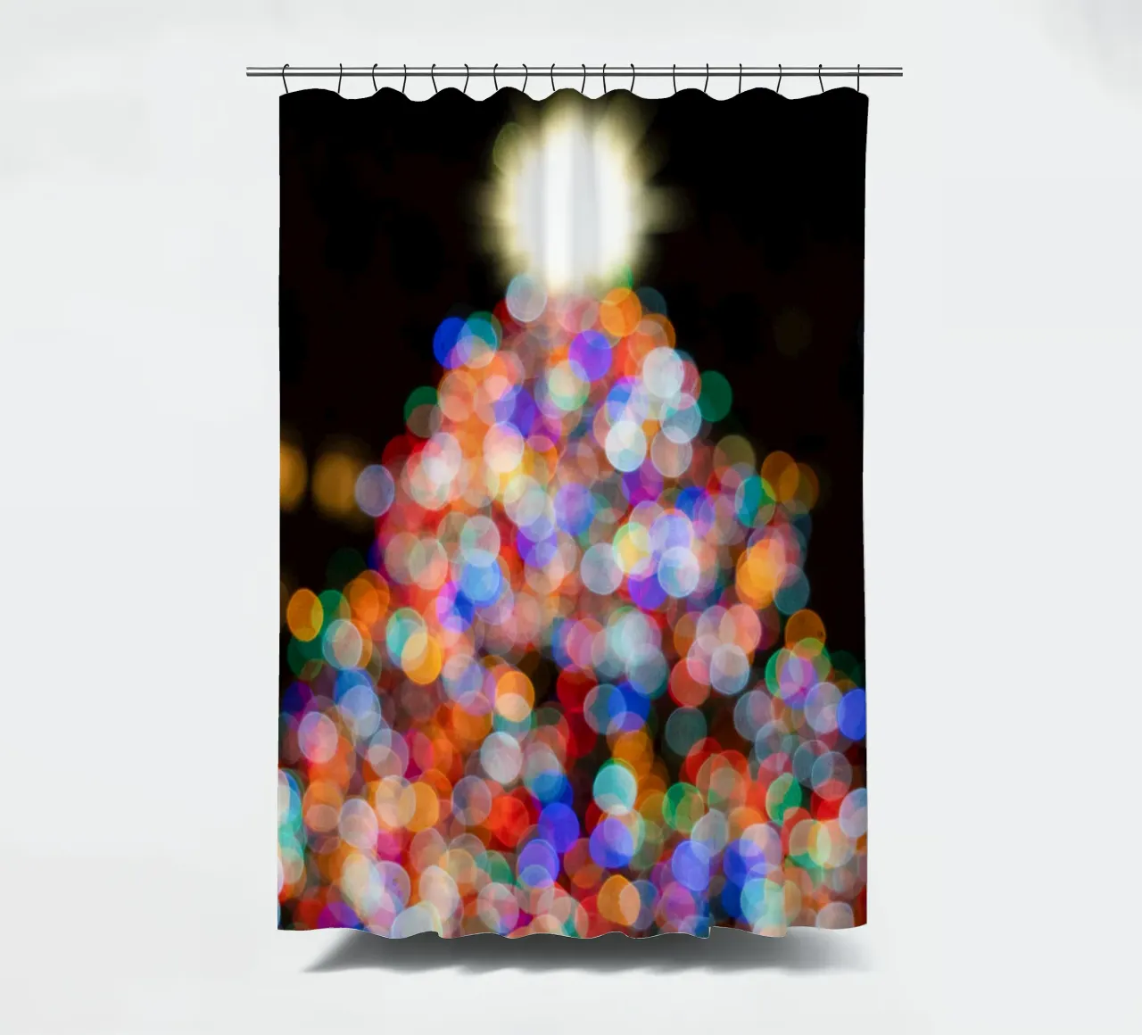 Bokeh-Weihnachten – Abstraktes Lichterspiel Duschvorhang von Whole©