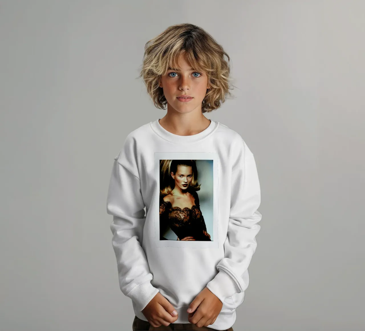 Kate Moss felpa bambino da Gallery Print and Art Limited
