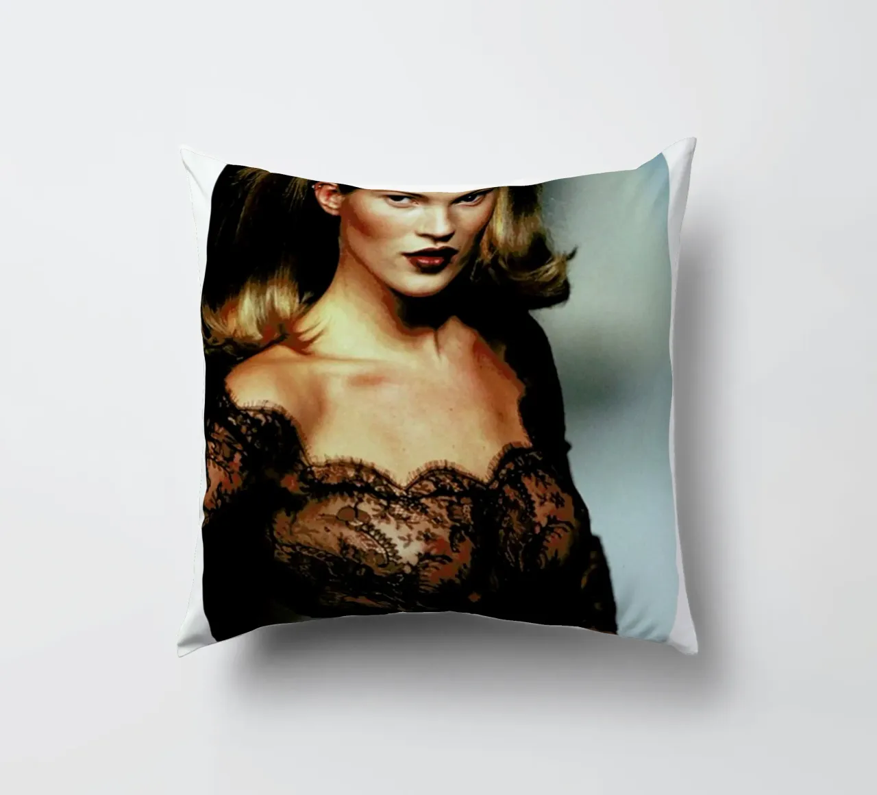 Kate Moss cuscino da Gallery Print and Art Limited