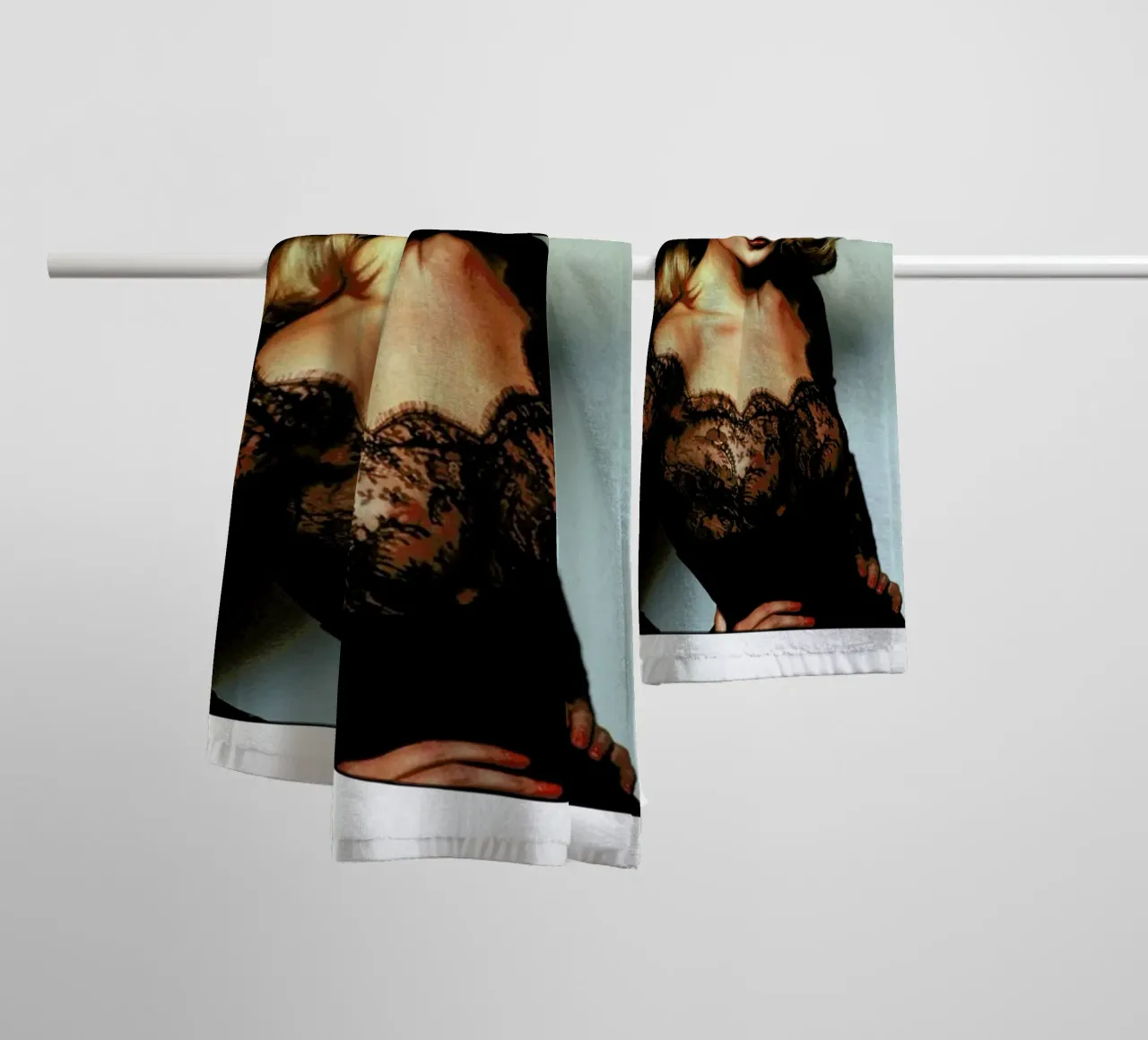 Kate Moss asciugamano da bagno da Gallery Print and Art Limited