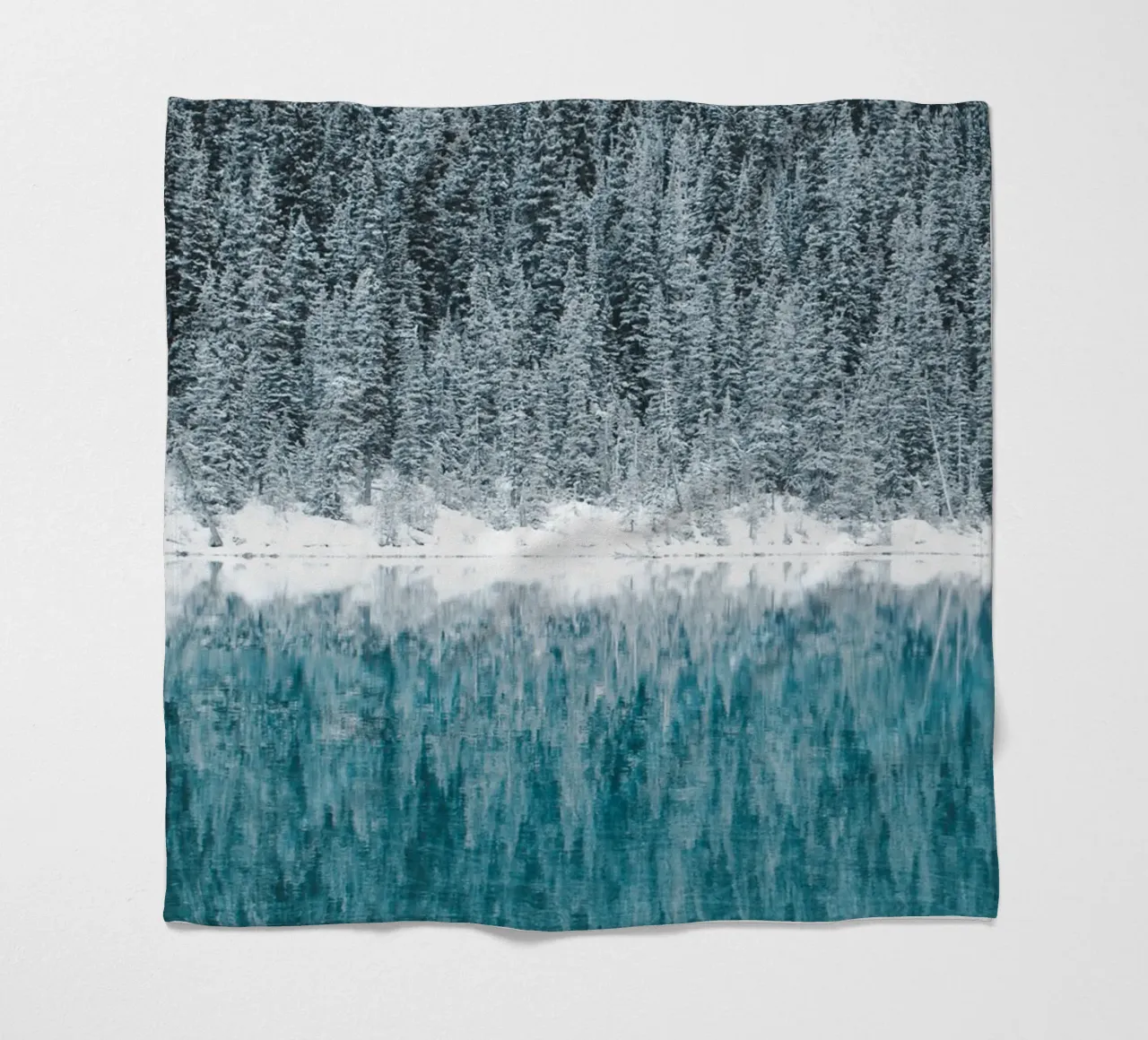 Foresta degli specchi in inverno coperta in pile da Whole©