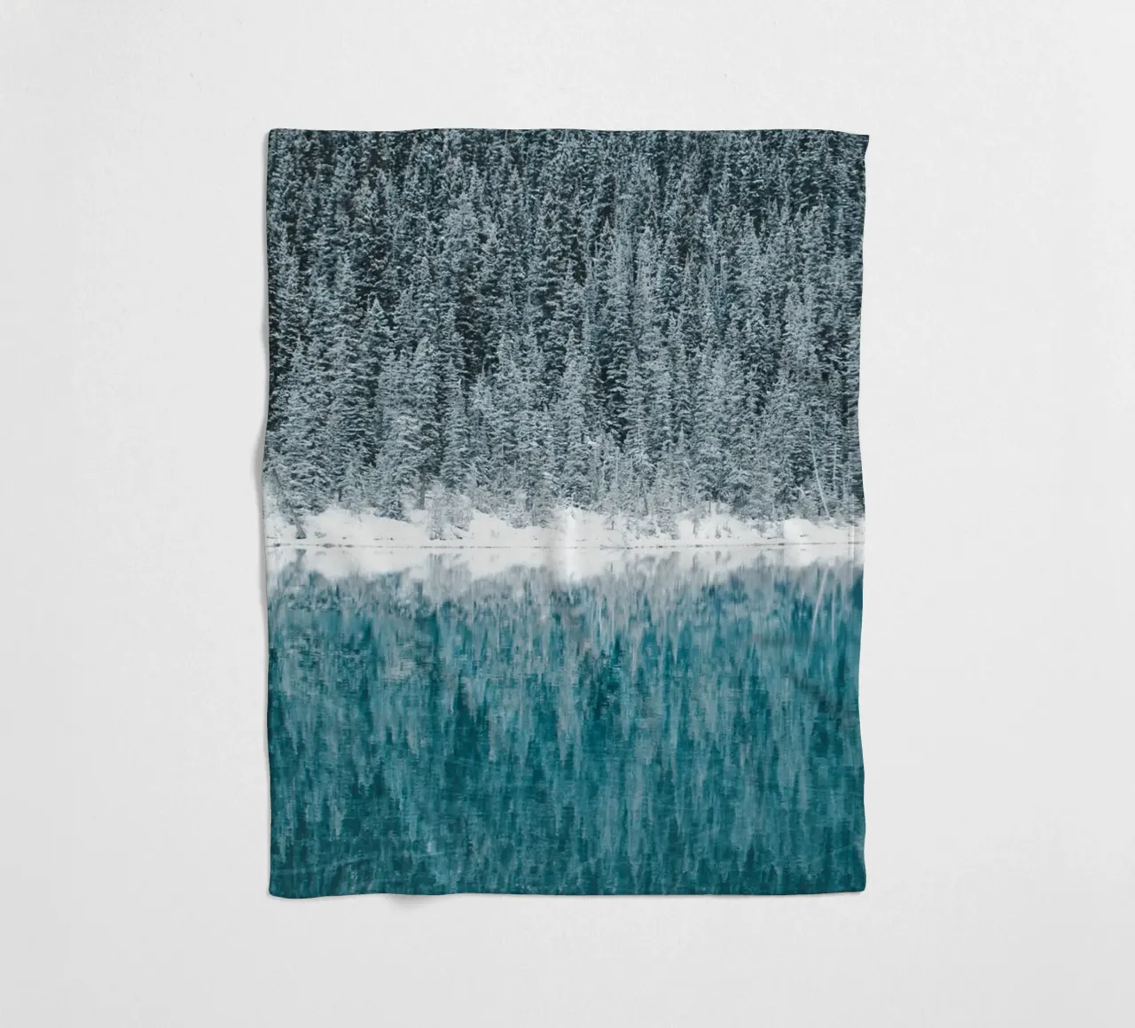 Foresta degli specchi in inverno coperta in pile da Whole©