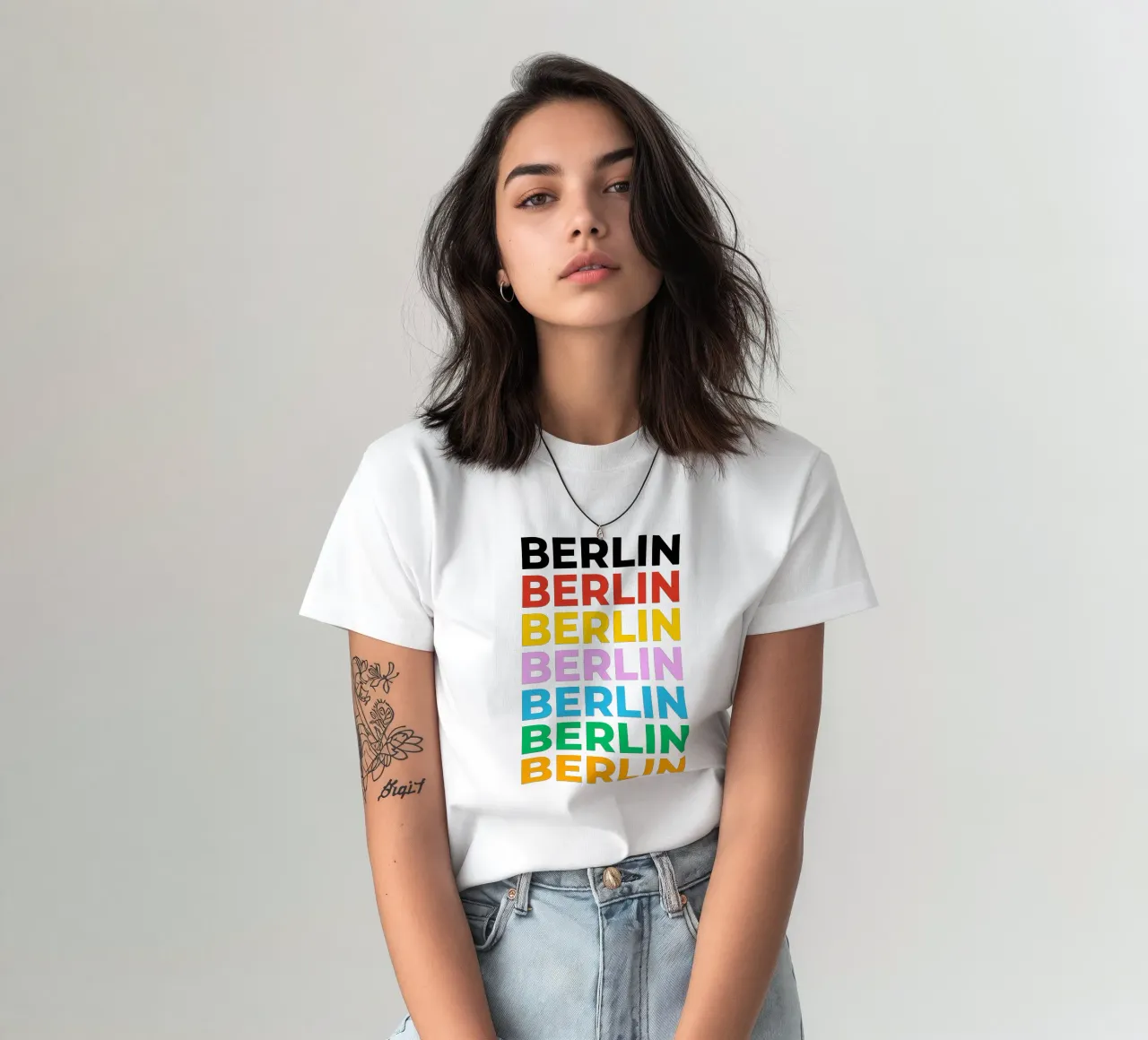 Design tipografico berlinese con lettere colorate t-shirt da Berlin Moments