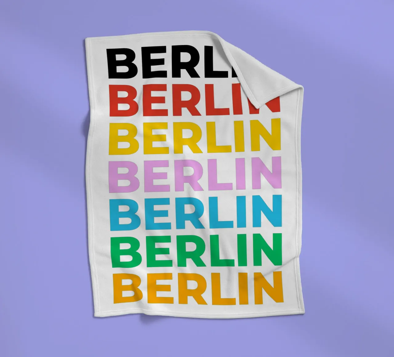Design tipografico berlinese con lettere colorate coperta in pile da Berlin Moments