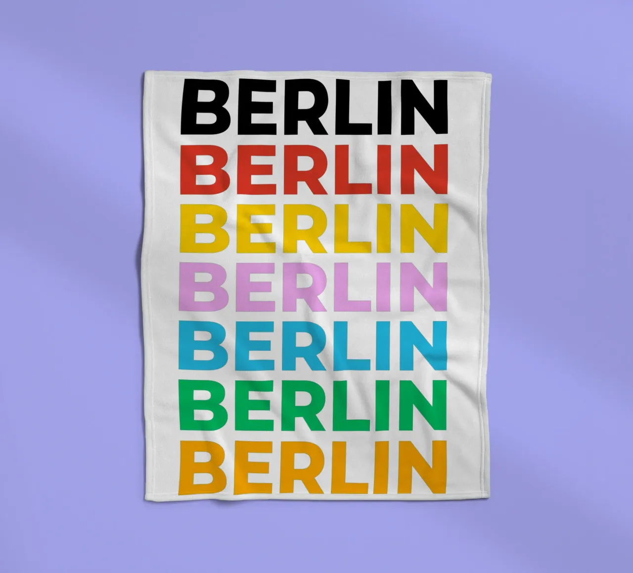 Design tipografico berlinese con lettere colorate coperta in pile da Berlin Moments