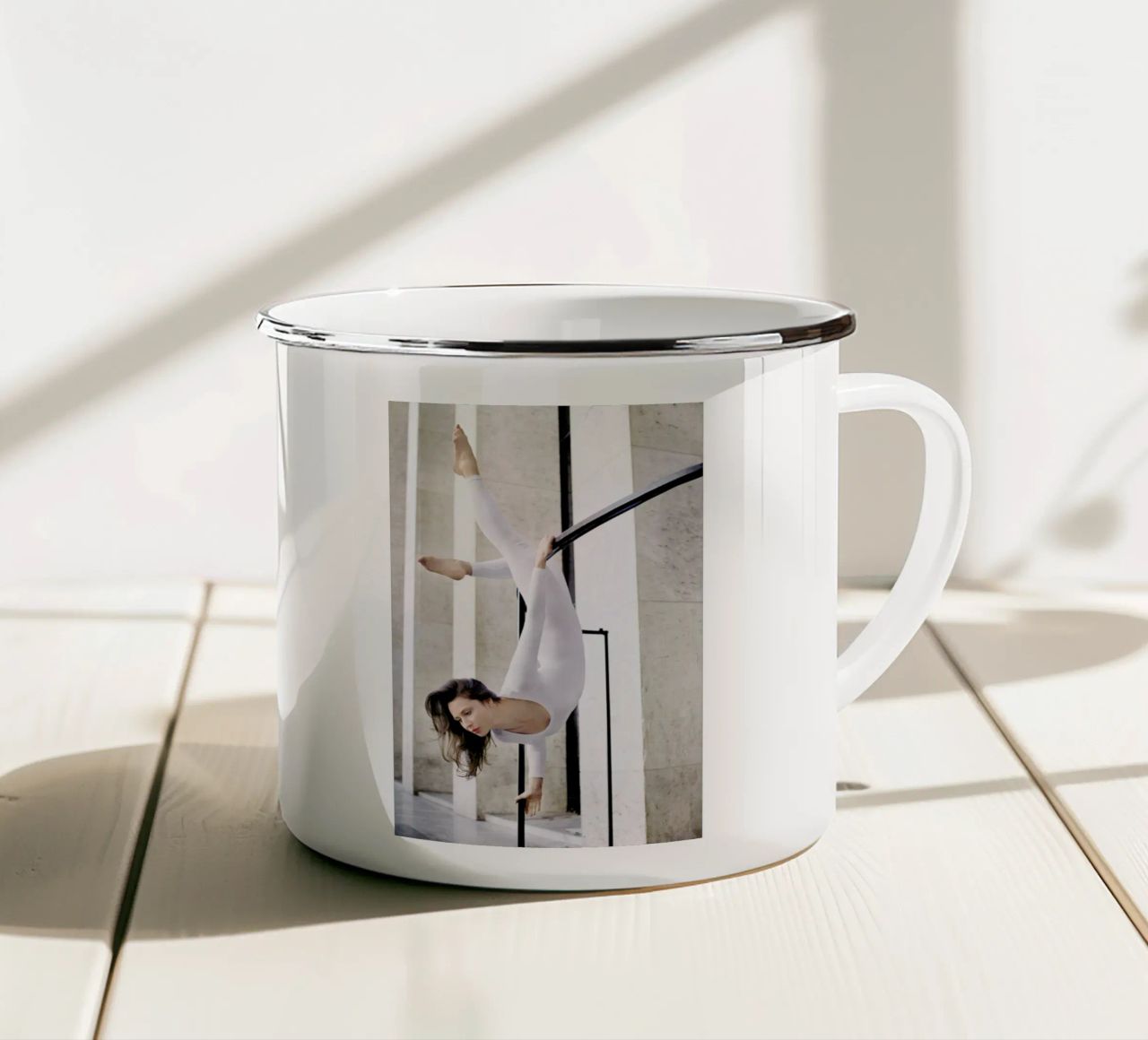 Paris #4 tazza in smalto da The Urban Yoga