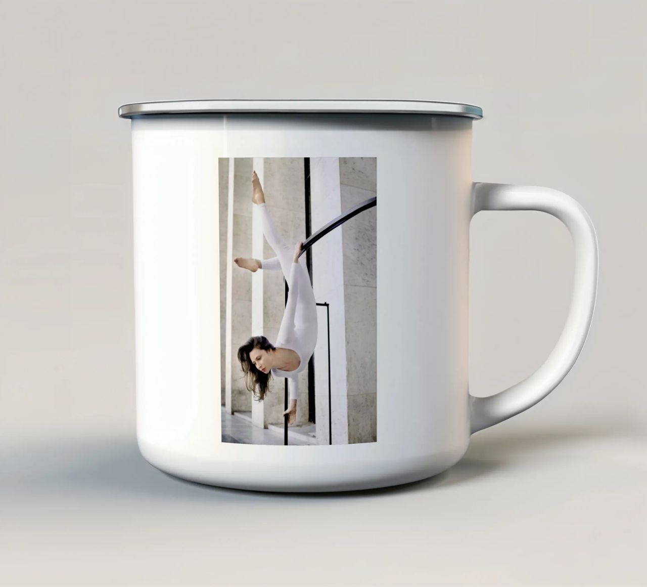 Paris #4 tazza in smalto da The Urban Yoga