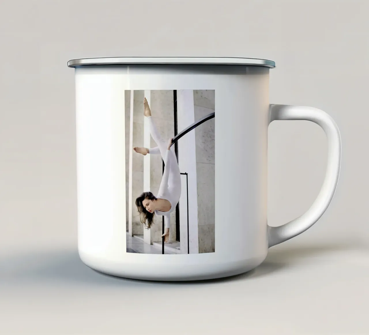 Paris #4 tazza in smalto da The Urban Yoga