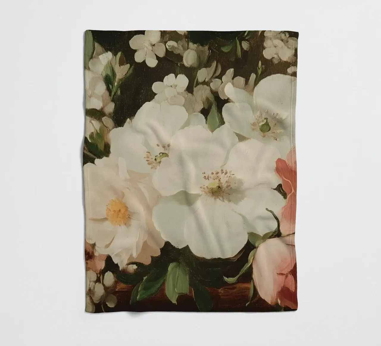 Vibrante floreale con fiori bianchi e rosa coperta in pile da Melloi Art Print