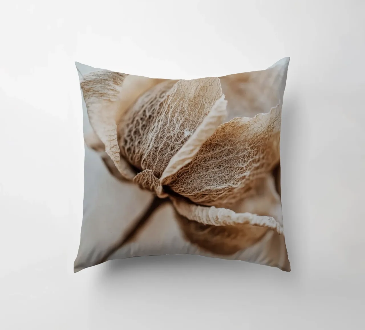 Dry Flower Detail No 3 cuscino da treechild