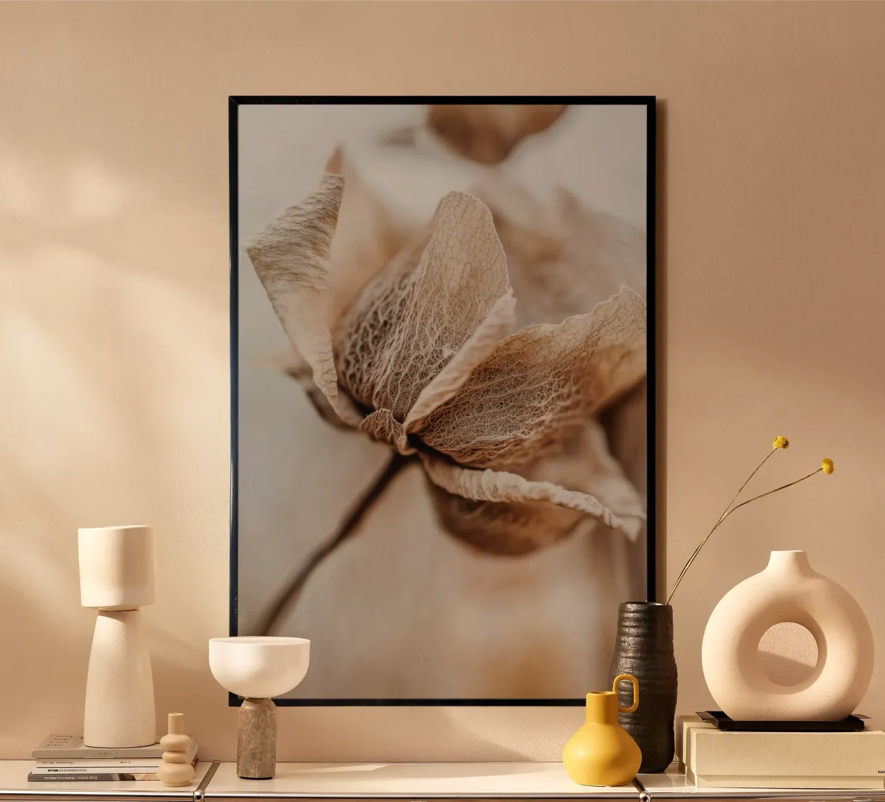 Dry Flower Detail No 3 poster con telaio in legno da treechild