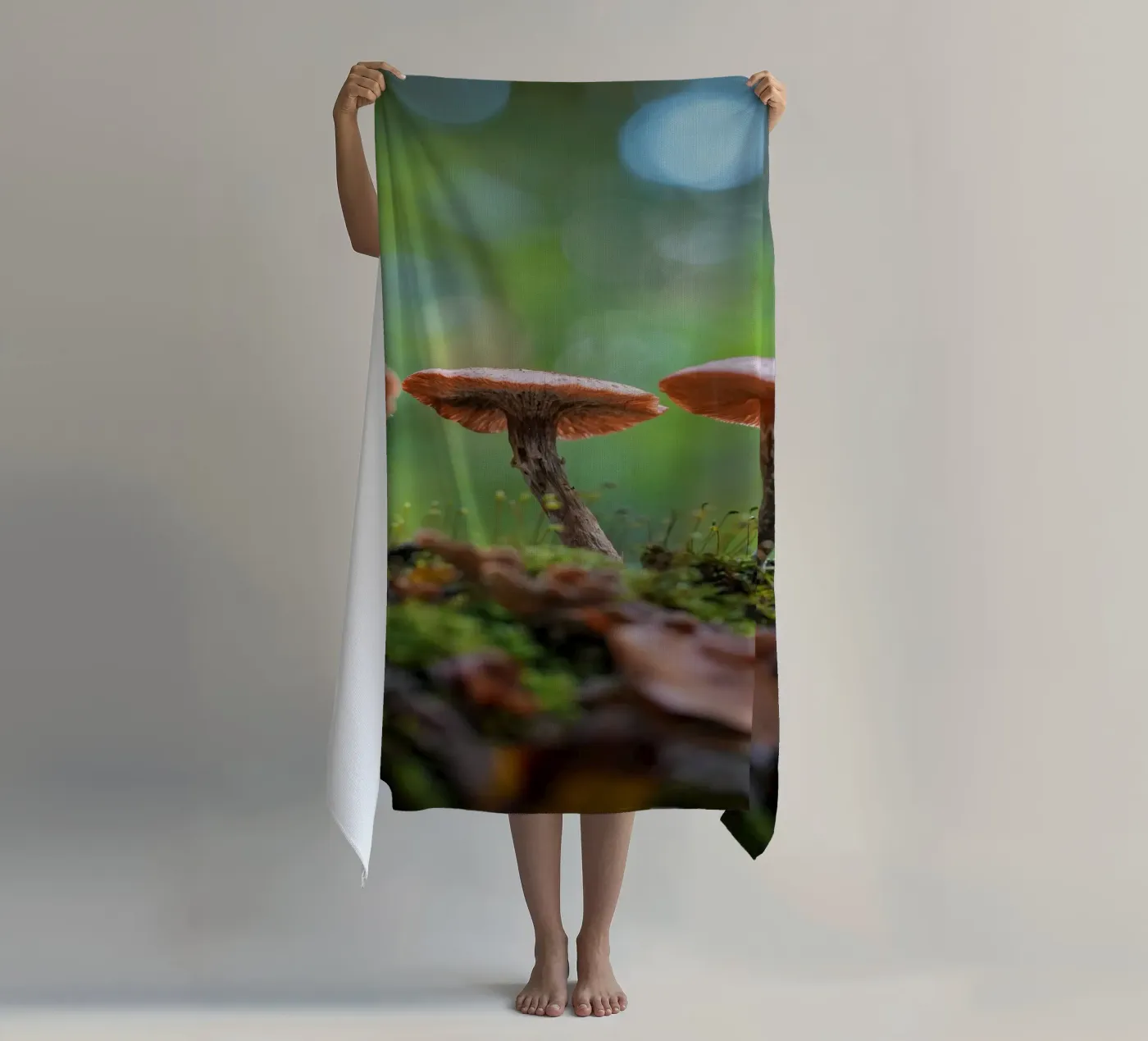 Magic mushrooms strandhanddoek van Tom's Wildlife