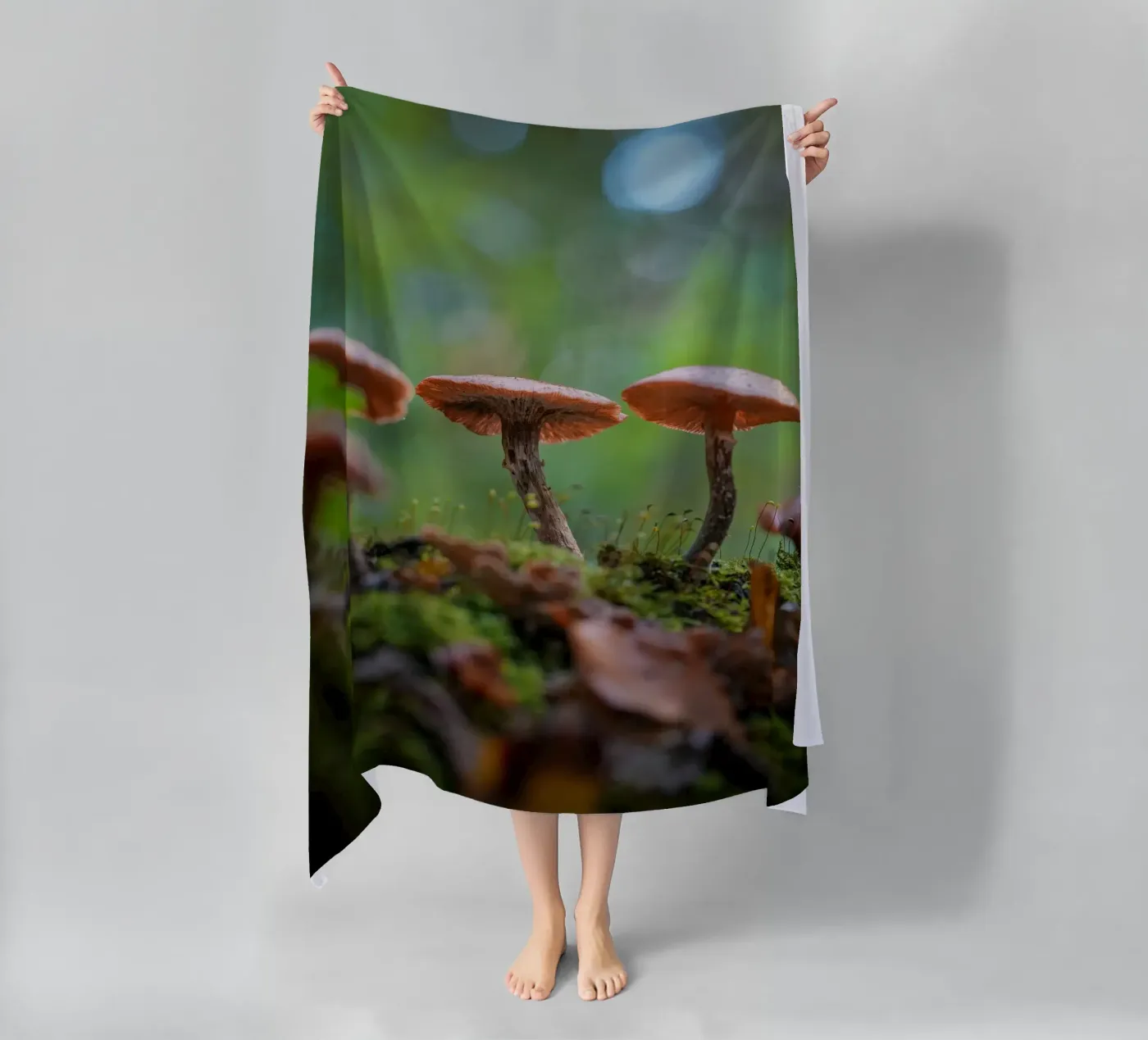 Magic mushrooms strandhanddoek van Tom's Wildlife