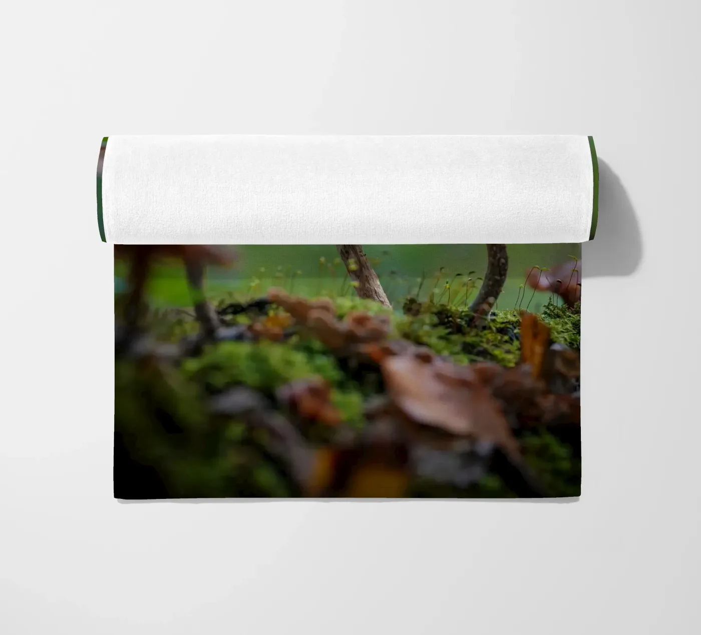 Magic mushrooms strandhanddoek van Tom's Wildlife